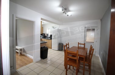 Selston Drive, Lenton, Wollaton - Image 2